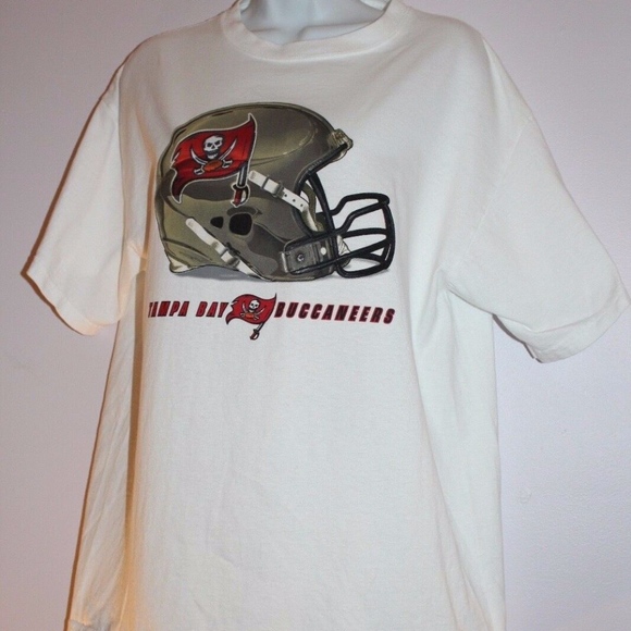 NFL Other - NFL Tampa Bay Buccaneers T shirt size L large